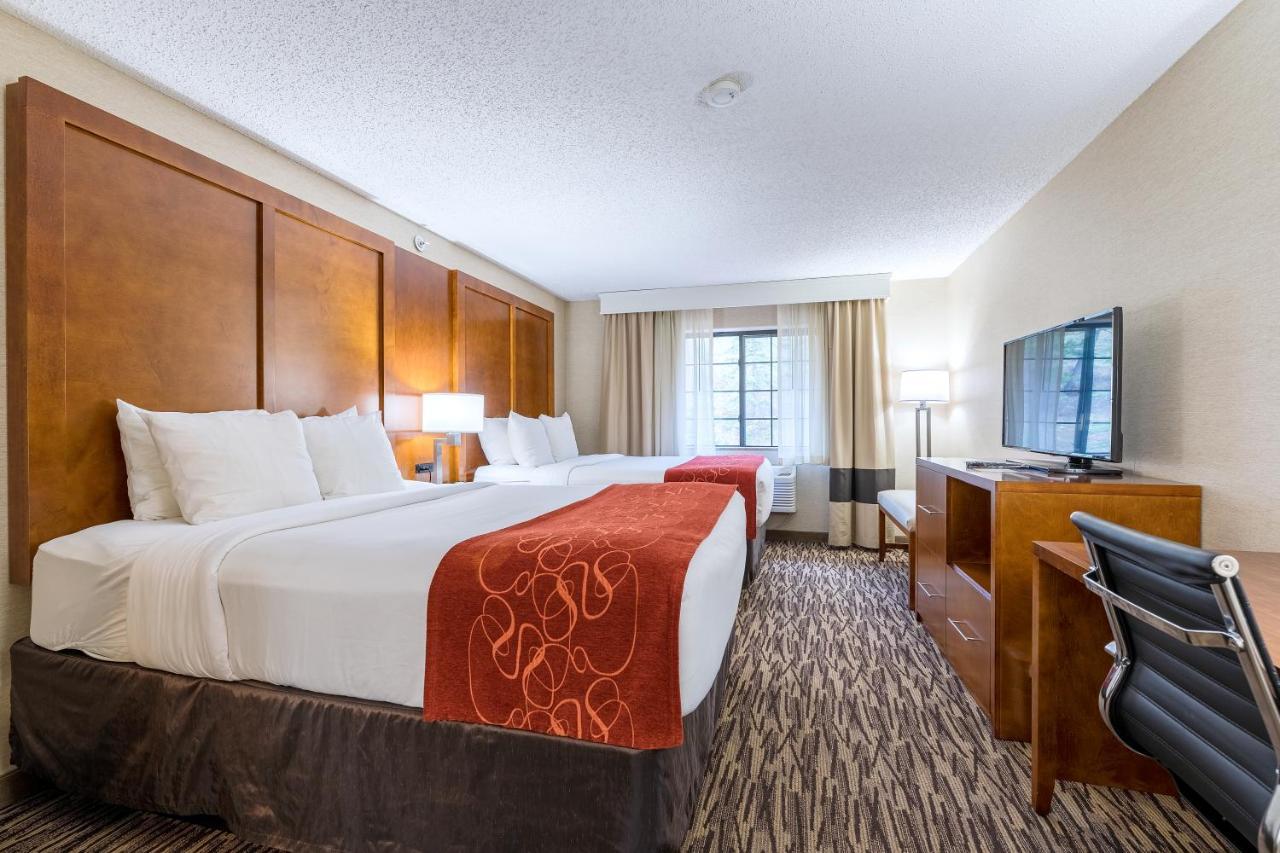 คอมฟอร์ต สวีท โกลเดน เวสต์ ออน เอเวอร์กรีน พาร์คเวย์ Hotel ภายนอก รูปภาพ