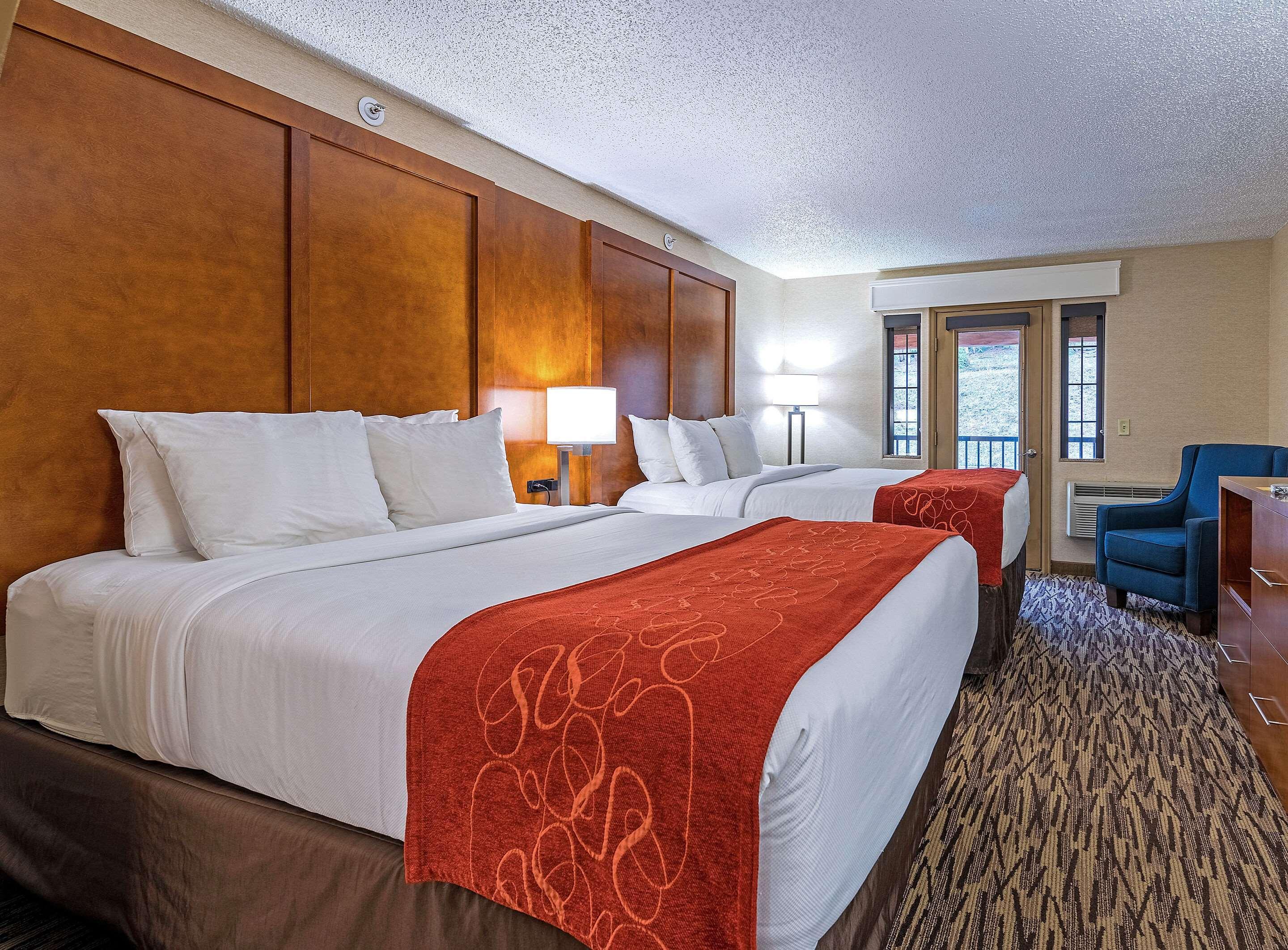 คอมฟอร์ต สวีท โกลเดน เวสต์ ออน เอเวอร์กรีน พาร์คเวย์ Hotel ภายนอก รูปภาพ