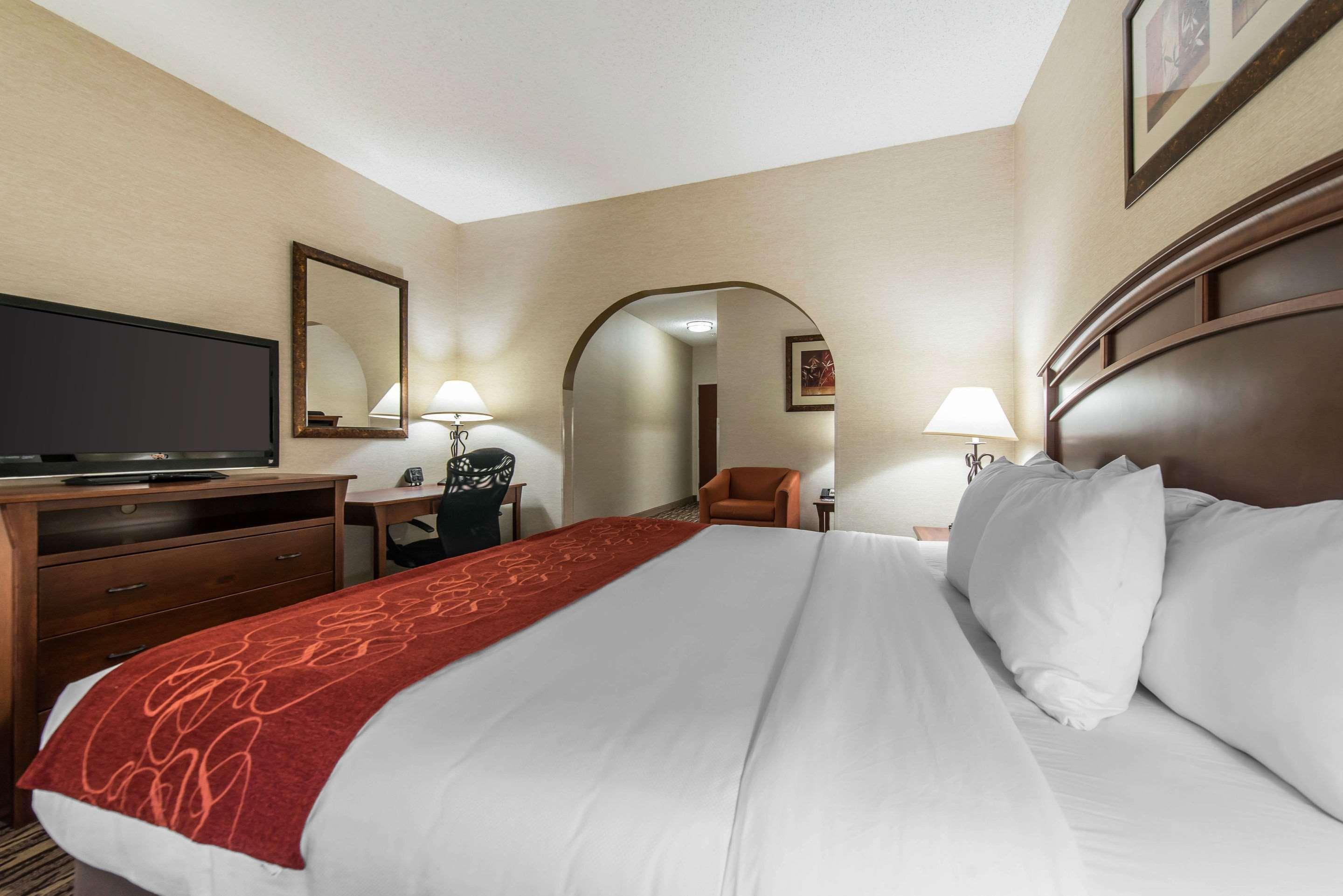คอมฟอร์ต สวีท โกลเดน เวสต์ ออน เอเวอร์กรีน พาร์คเวย์ Hotel ภายนอก รูปภาพ
