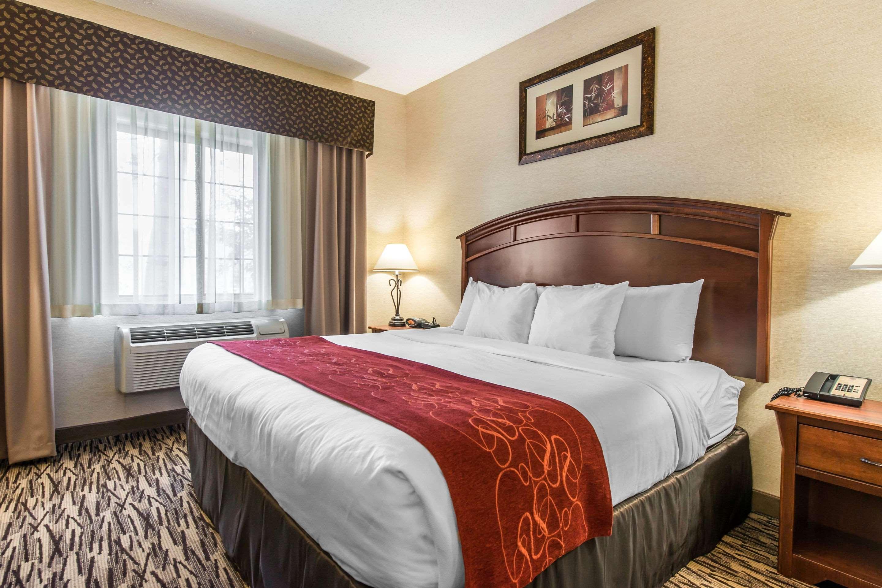 คอมฟอร์ต สวีท โกลเดน เวสต์ ออน เอเวอร์กรีน พาร์คเวย์ Hotel ภายนอก รูปภาพ