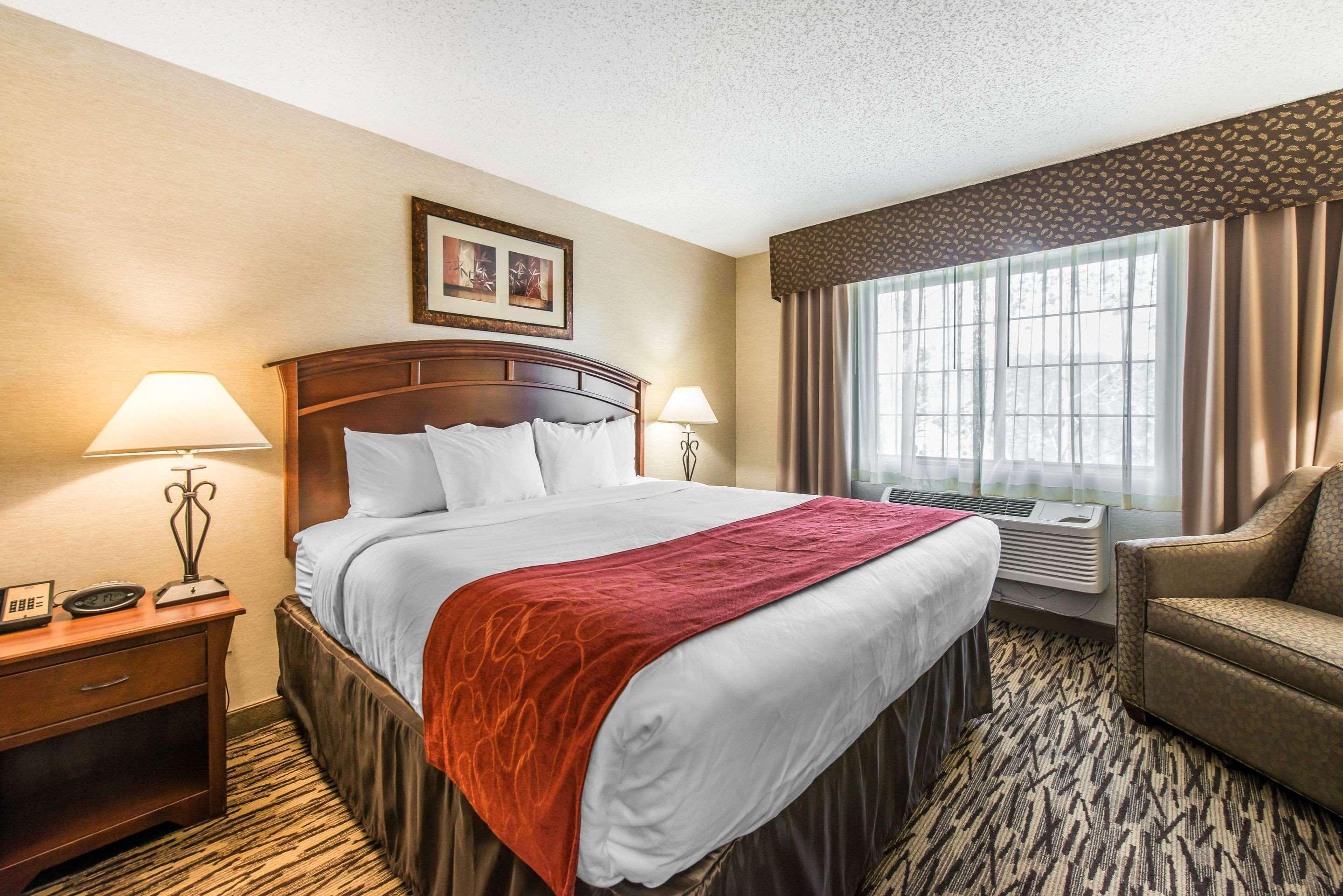 คอมฟอร์ต สวีท โกลเดน เวสต์ ออน เอเวอร์กรีน พาร์คเวย์ Hotel ภายนอก รูปภาพ