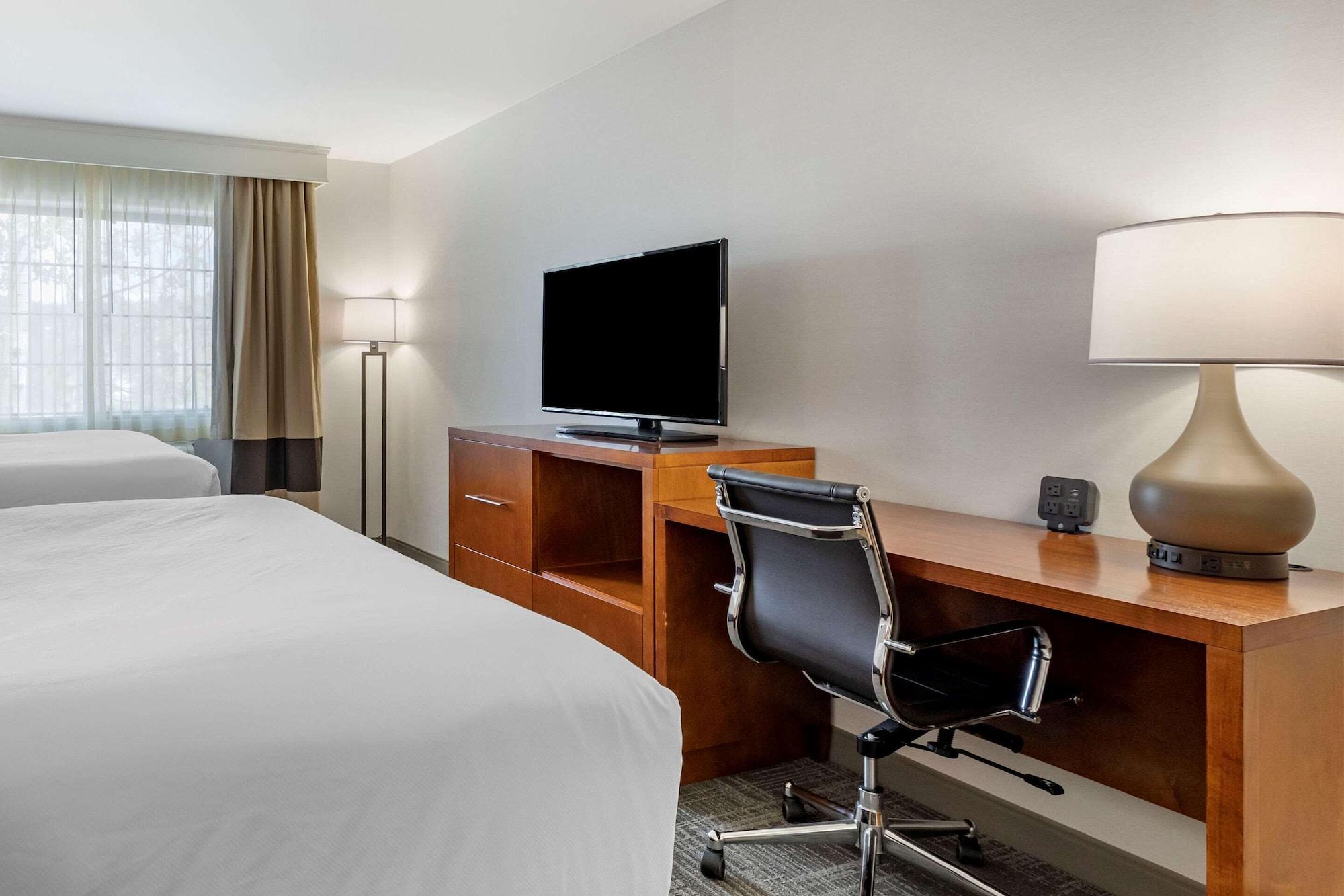คอมฟอร์ต สวีท โกลเดน เวสต์ ออน เอเวอร์กรีน พาร์คเวย์ Hotel ภายนอก รูปภาพ