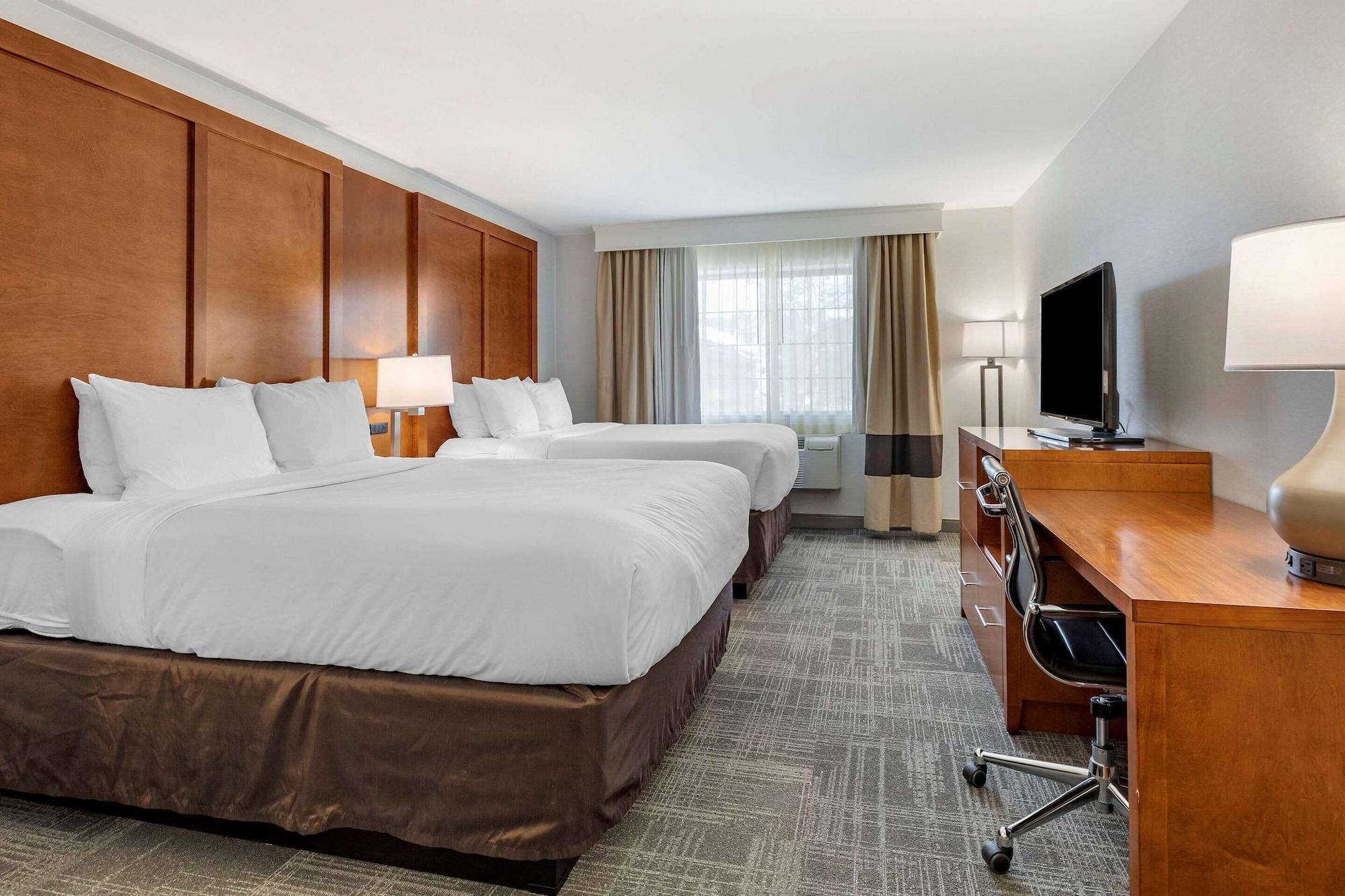 คอมฟอร์ต สวีท โกลเดน เวสต์ ออน เอเวอร์กรีน พาร์คเวย์ Hotel ภายนอก รูปภาพ