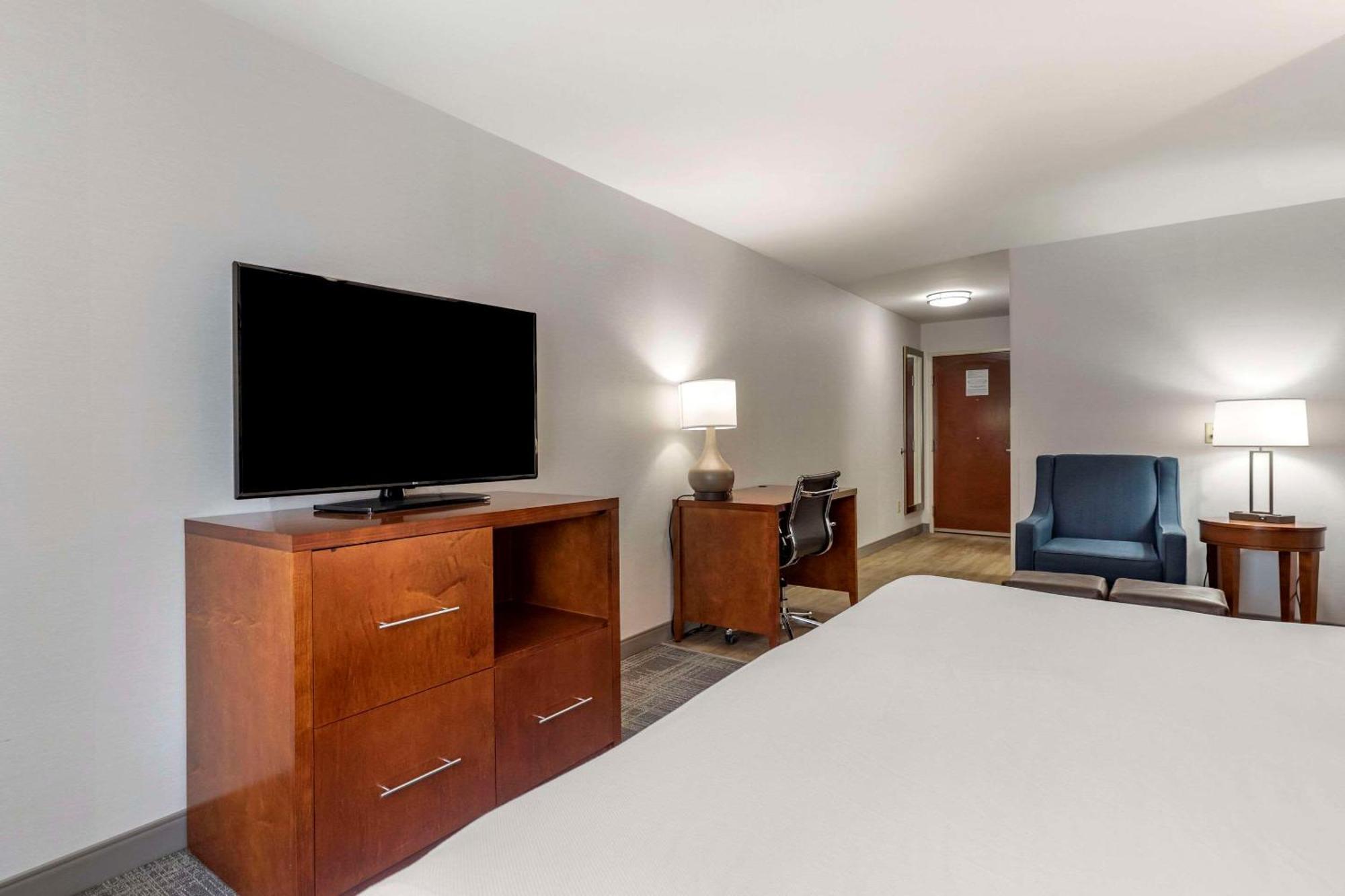 คอมฟอร์ต สวีท โกลเดน เวสต์ ออน เอเวอร์กรีน พาร์คเวย์ Hotel ภายนอก รูปภาพ